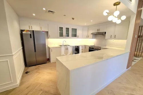 4 Bedrooms Apartment in Sadaf 8