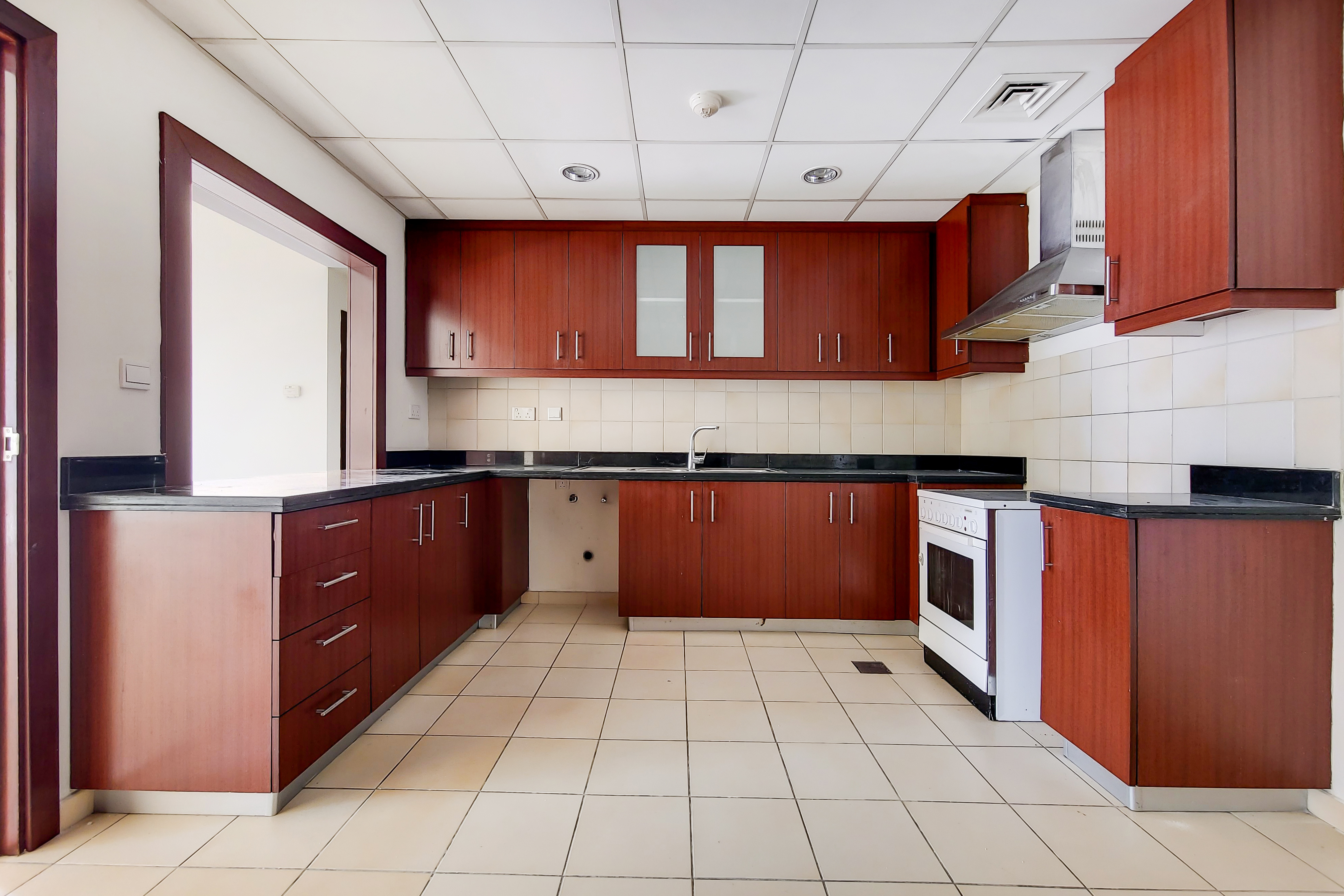 3 Bedrooms Apartment in Rimal 5