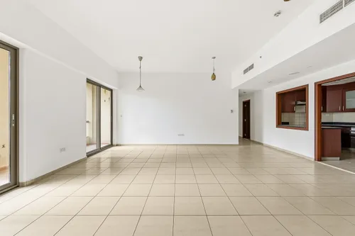 2 Bedrooms Apartment in Sadaf 6