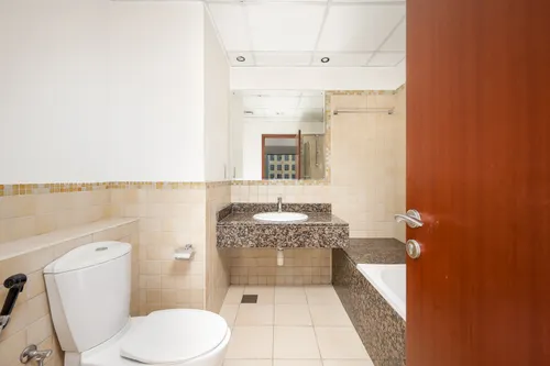 2 Bedrooms Apartment in Sadaf 6