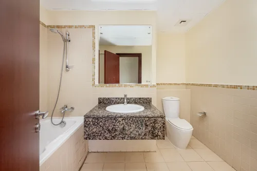 2 Bedrooms Apartment in Bahar 1