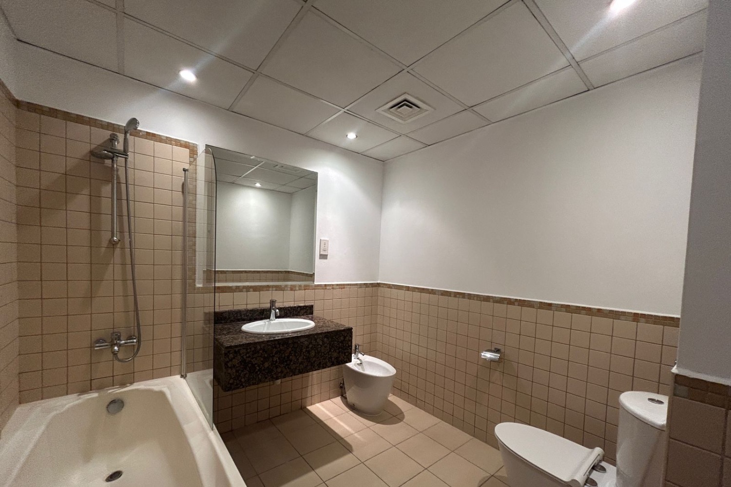 3 Bedrooms Apartment in Murjan 1