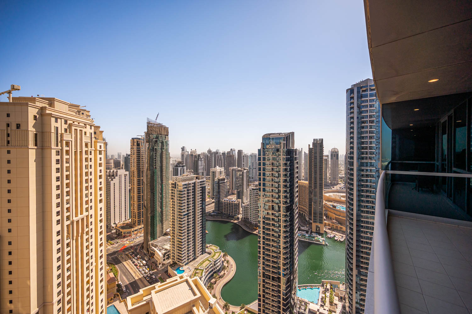 2 Bedrooms Apartment in Al Fattan Marine Towers