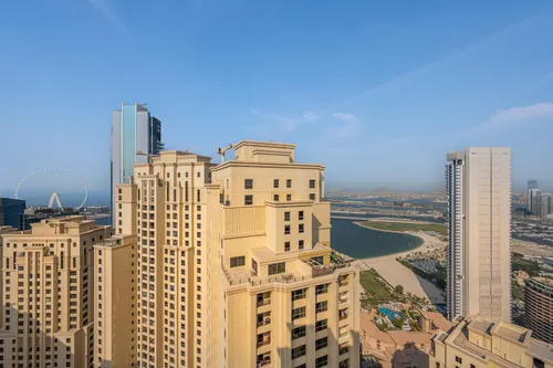 5 Bedrooms Apartment in Sadaf 8