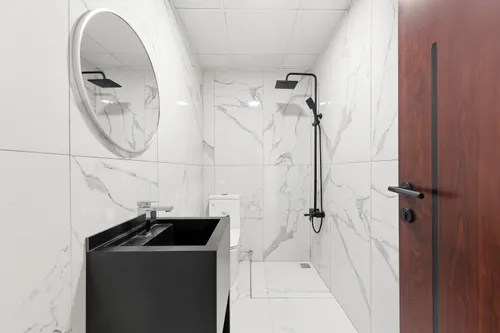 5 Bedrooms Apartment in Sadaf 8