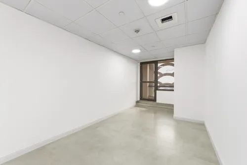 5 Bedrooms Apartment in Sadaf 8