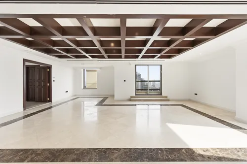 5 Bedrooms Apartment in Sadaf 8