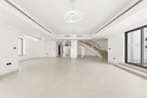 Upgraded Penthouse | Vacant | Panoramic Views