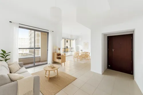 Spacious | 3 Bedroom Apartment | Unfurnished