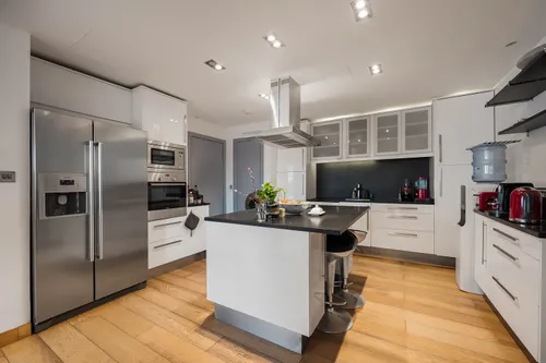 2 Bedrooms Apartment in Rimal 4