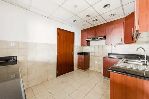 3 Bedrooms Apartment in Sadaf 8
