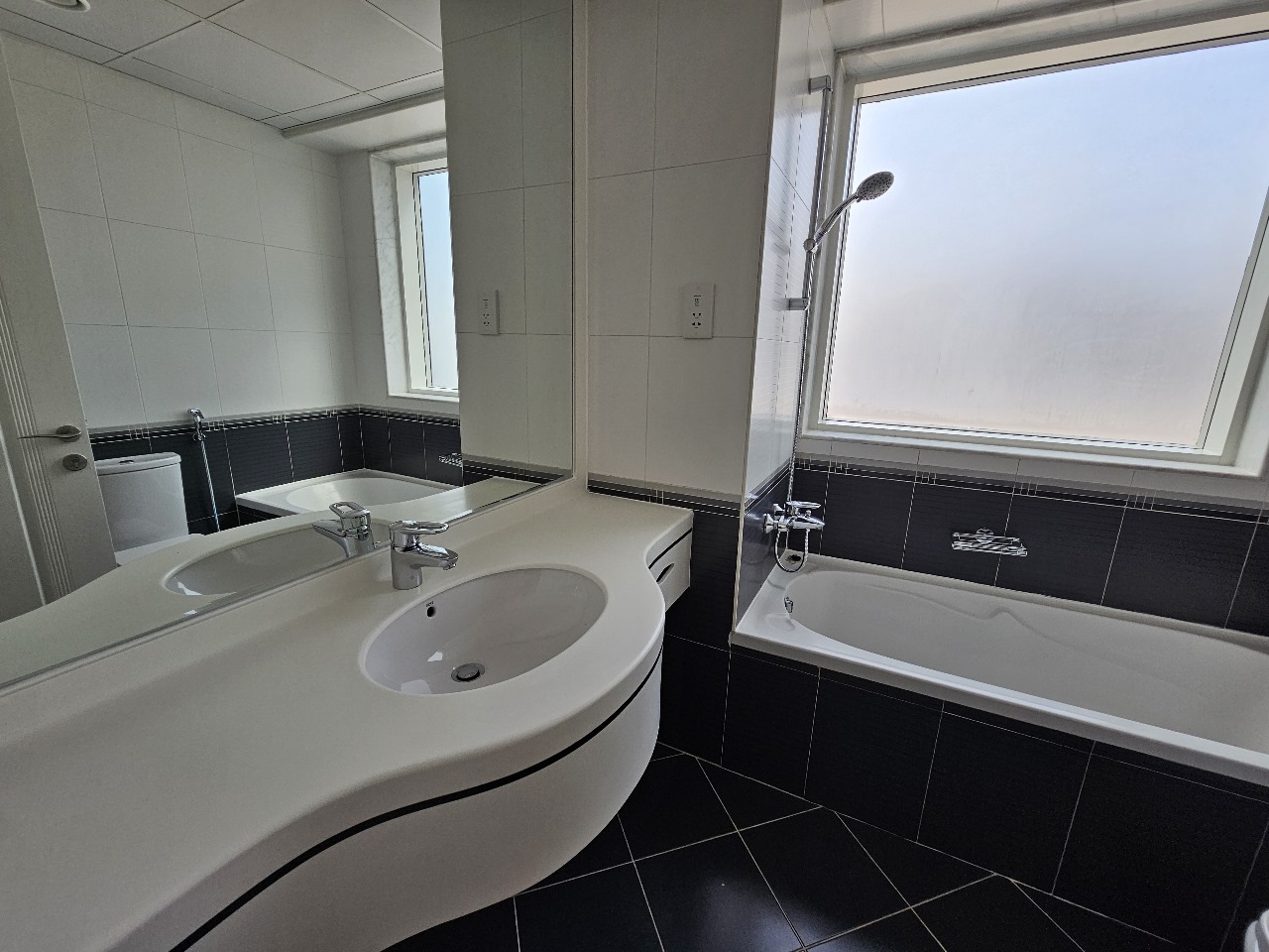 2 Bedrooms Apartment in Al Shera Tower