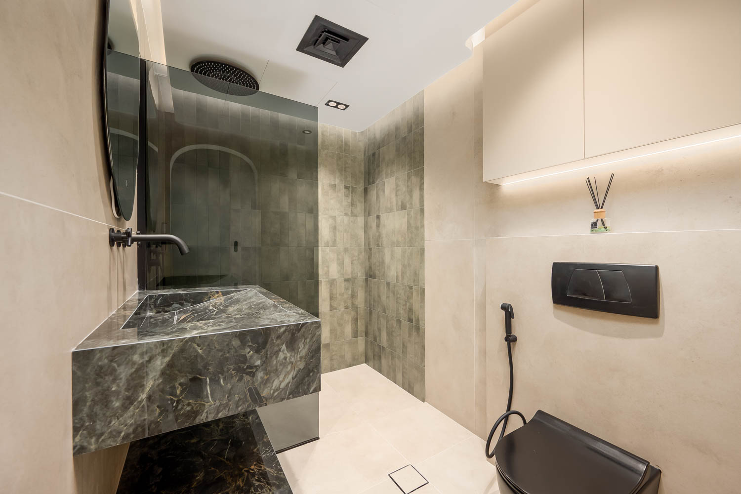 1 Bedroom Apartment in Lake City Tower