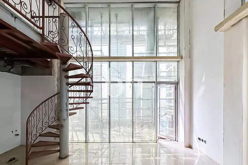 Rare Corner Duplex | Double Height Windows | Loft