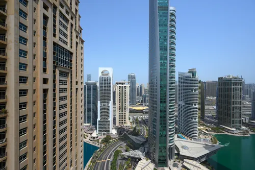 Elegant 2 BR | Bonnington Tower | Prime Location