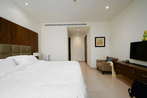 2 Bedrooms Apartment in Bonnington Tower