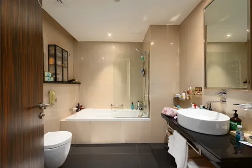 2 Bedrooms Apartment in Bonnington Tower