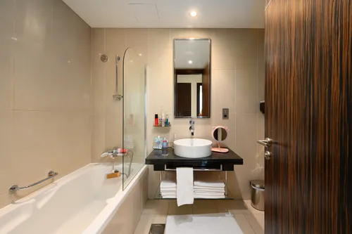2 Bedrooms Apartment in Bonnington Tower