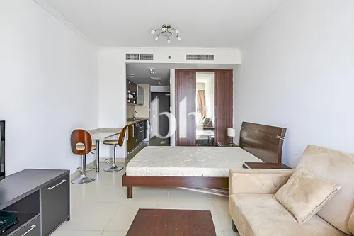 Spacious Studio Furnished Ready to Move