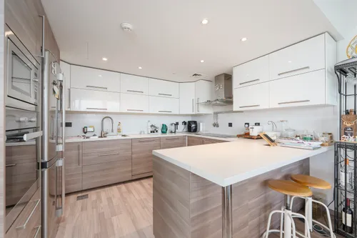 3 Bedrooms Apartment in Dubai Arch