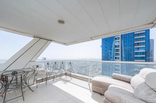 3 Bedrooms Apartment in Dubai Arch