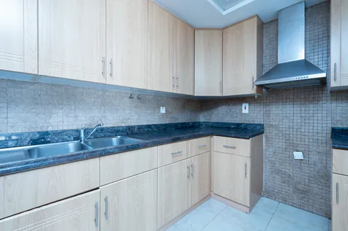 3 Bedrooms Apartment in Goldcrest Views 1