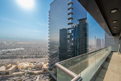 3 Bedrooms Apartment in Goldcrest Views 1