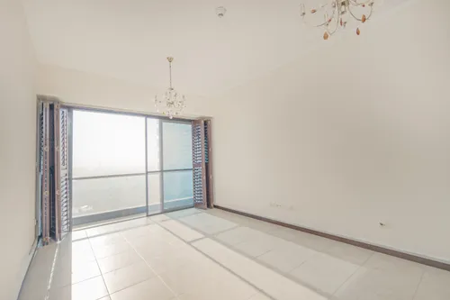 3 Bedrooms Apartment in Goldcrest Views 1