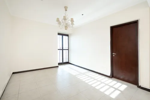 3 Bedrooms Apartment in Goldcrest Views 1