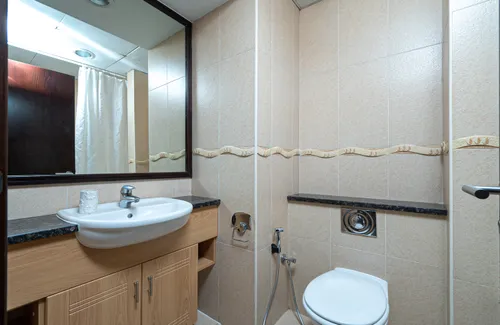 3 Bedrooms Apartment in Goldcrest Views 1