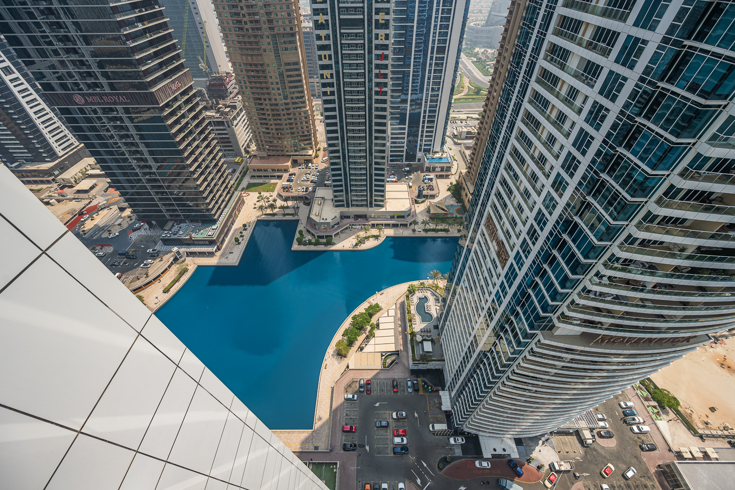 2 Bedrooms Apartment in Lakeside Residence