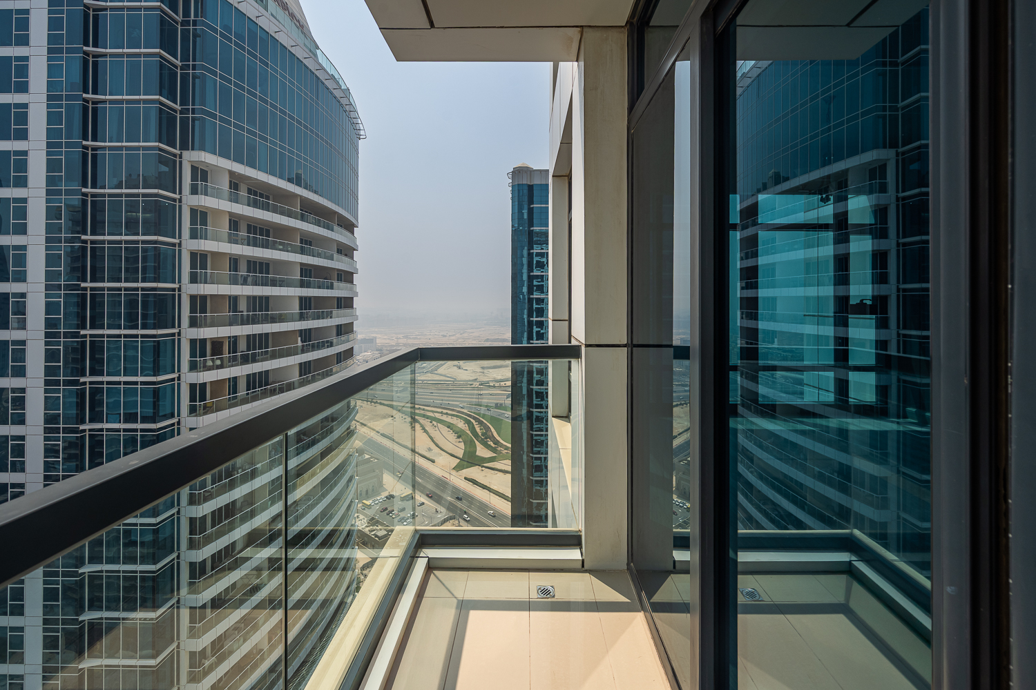 2 Bedrooms Apartment in Lakeside Residence