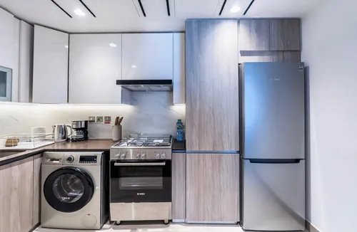 1 Bedroom Apartment in Me Do Re Tower