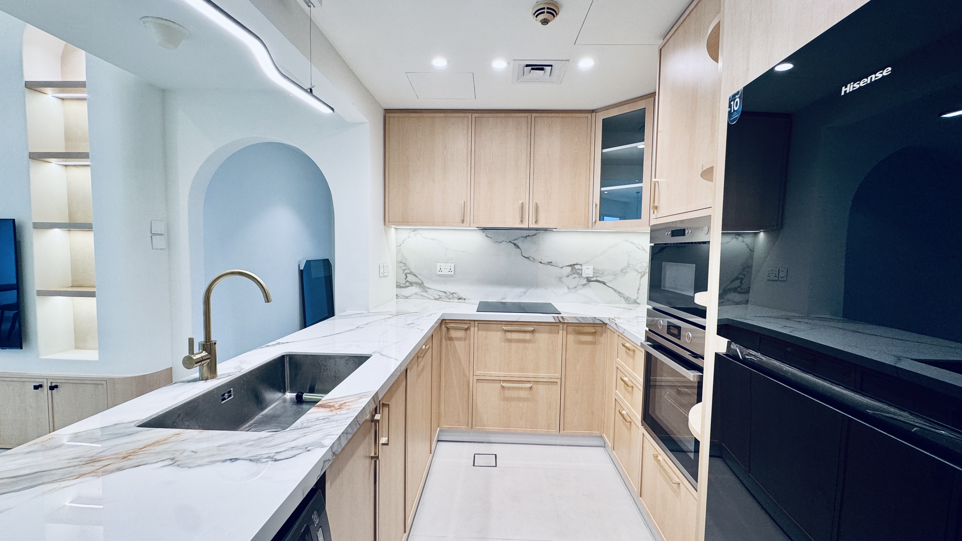 2 Bedrooms Apartment in Lake Shore Tower