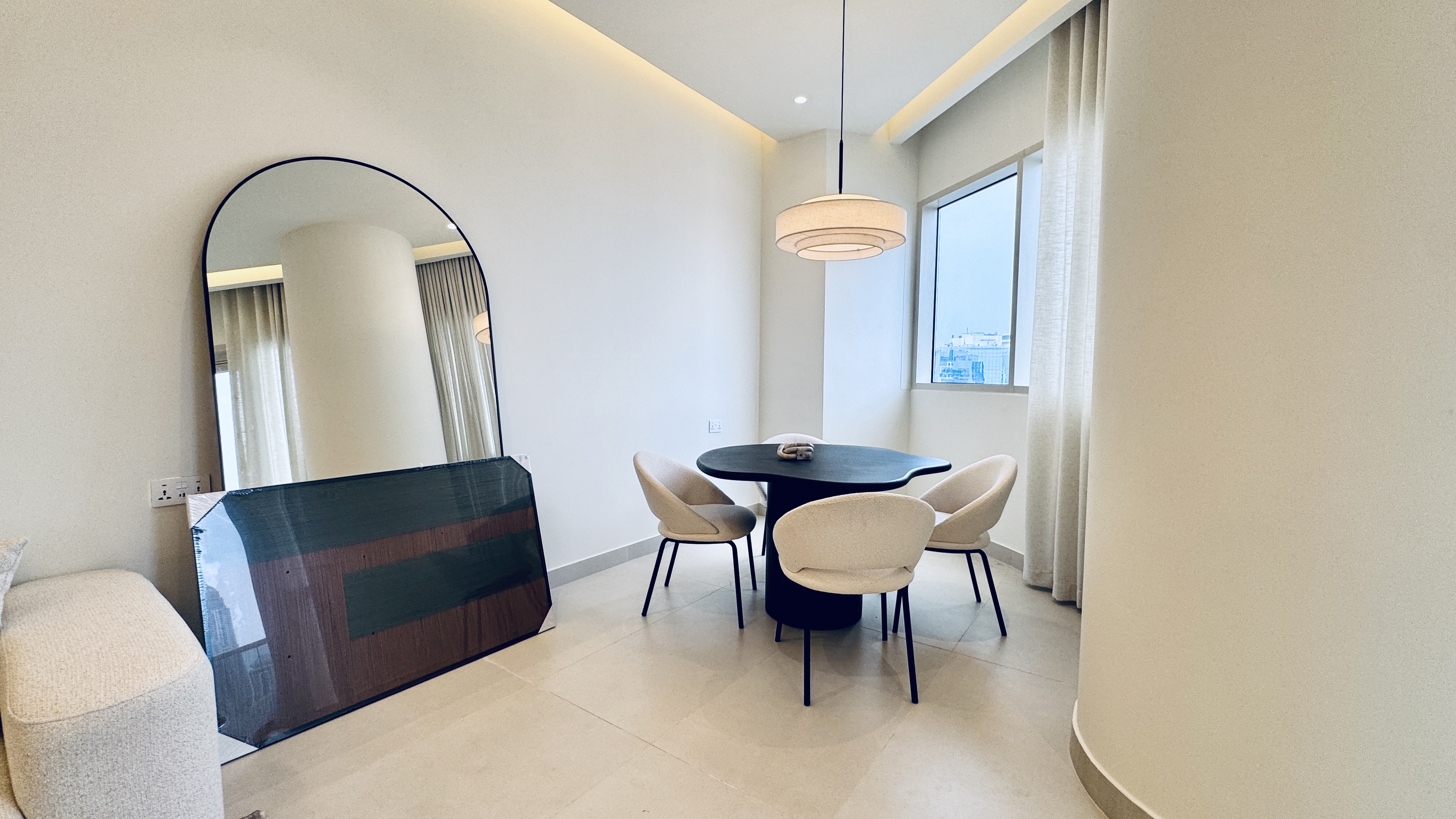 2 Bedrooms Apartment in Lake Shore Tower