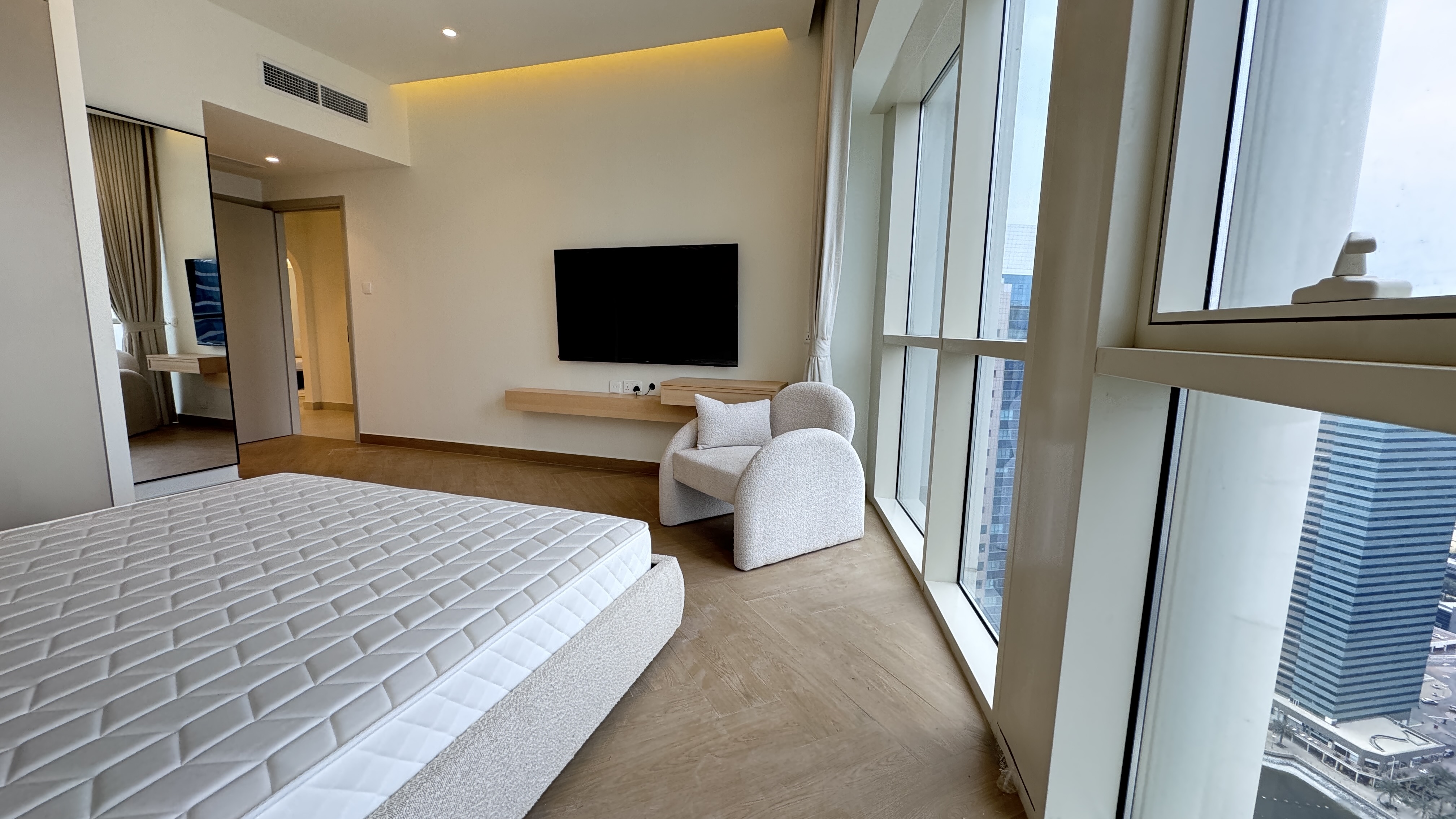 2 Bedrooms Apartment in Lake Shore Tower