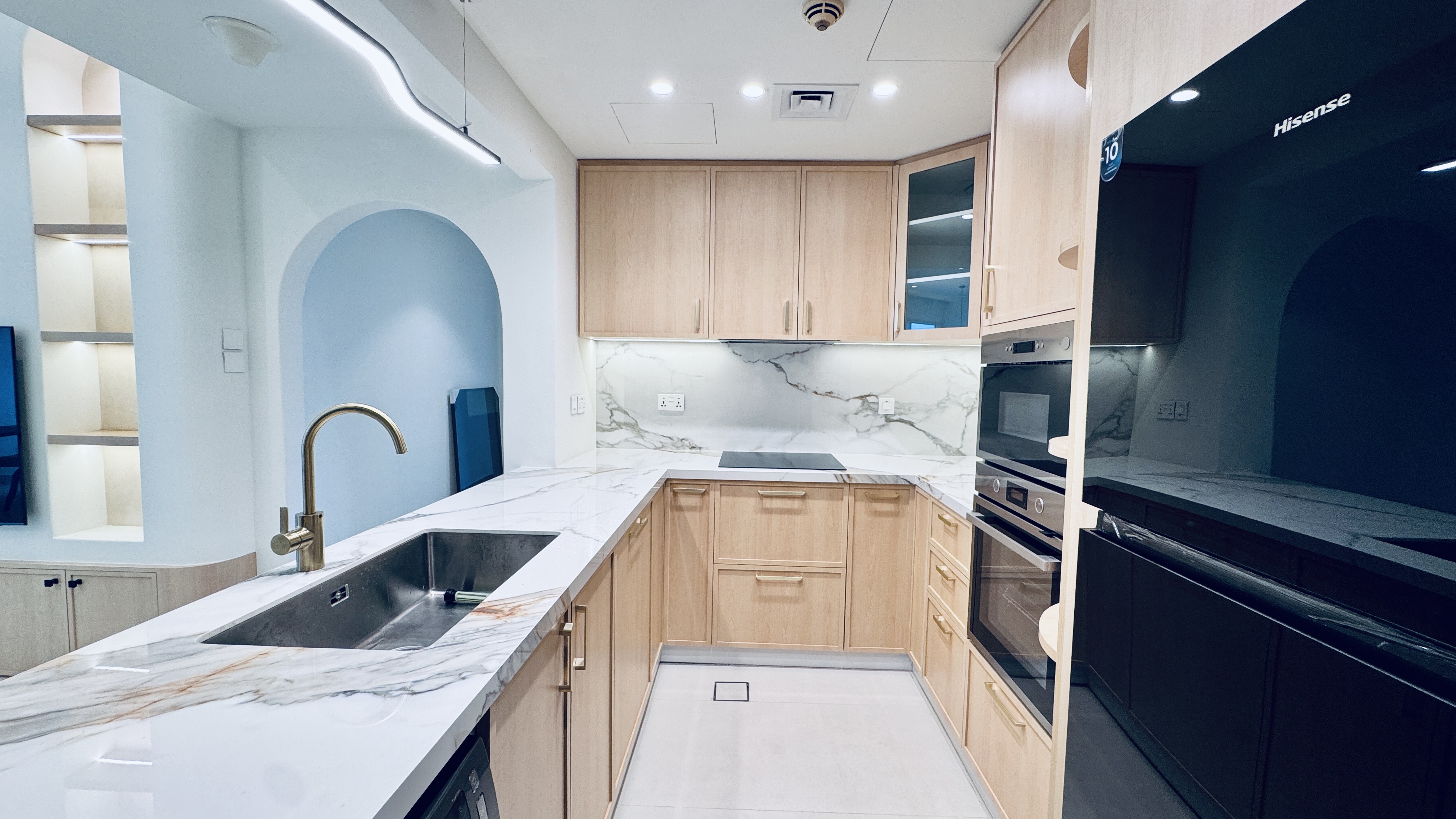 2 Bedrooms Apartment in Lake Shore Tower