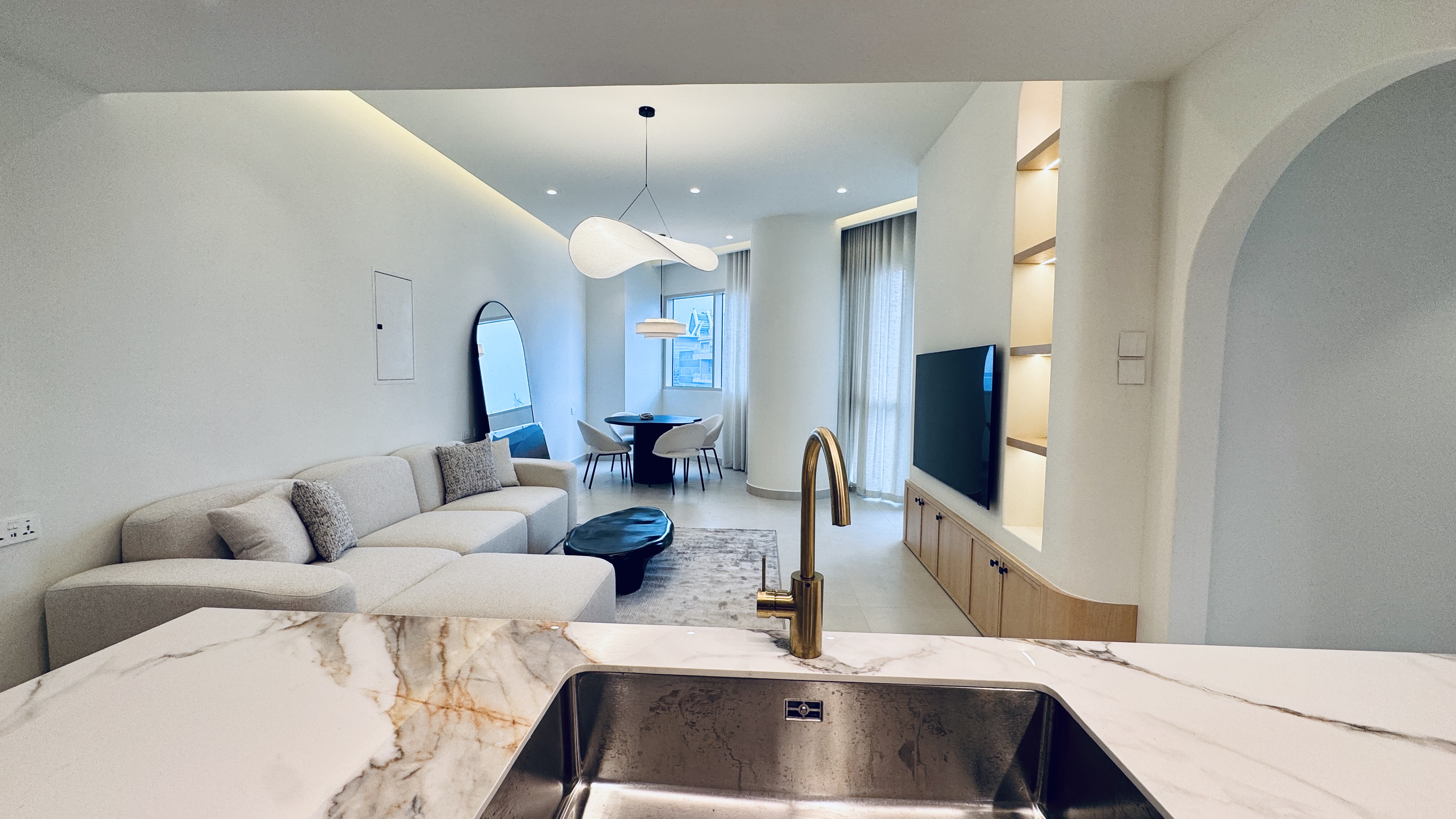 2 Bedrooms Apartment in Lake Shore Tower