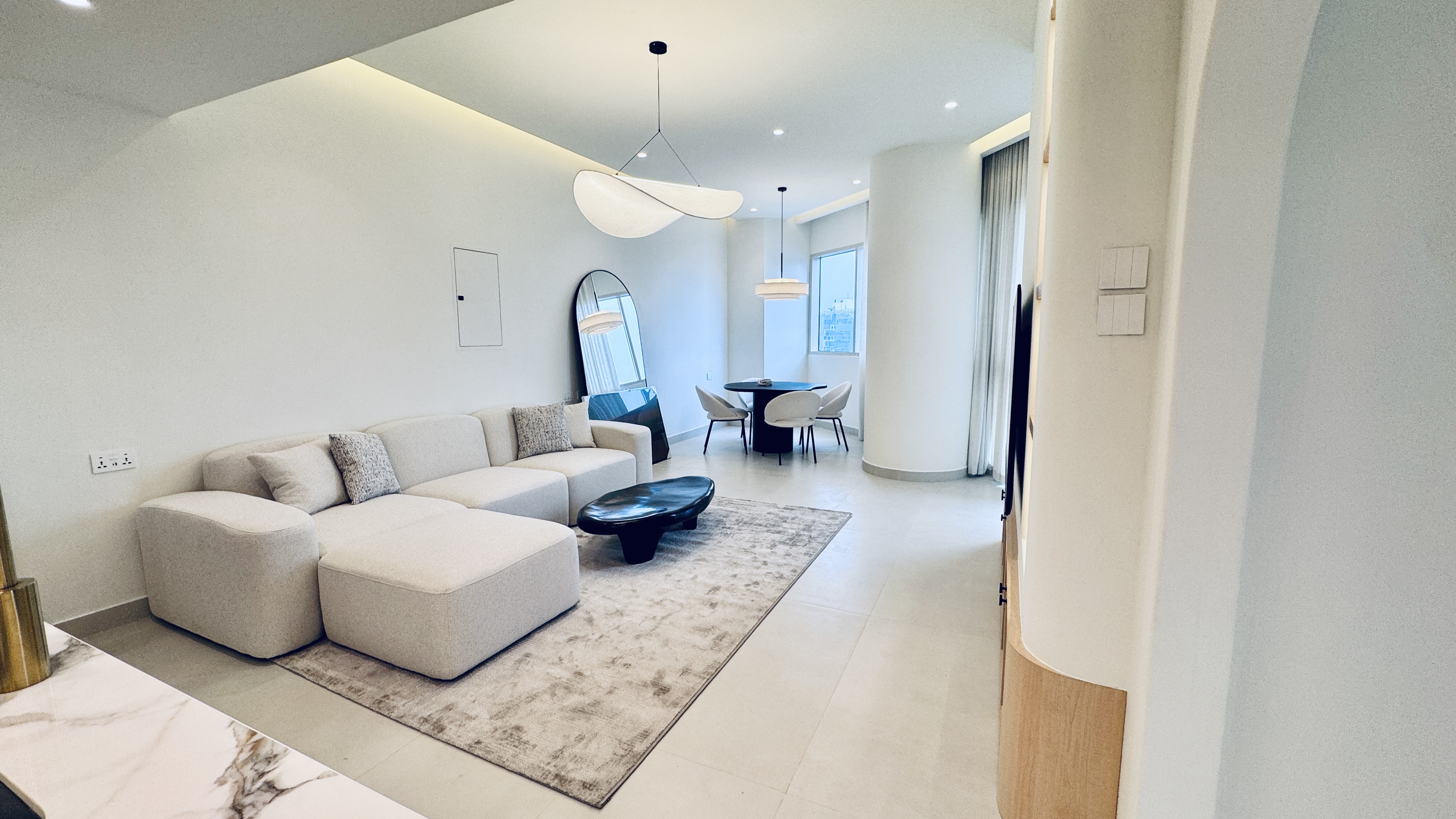 2 Bedrooms Apartment in Lake Shore Tower