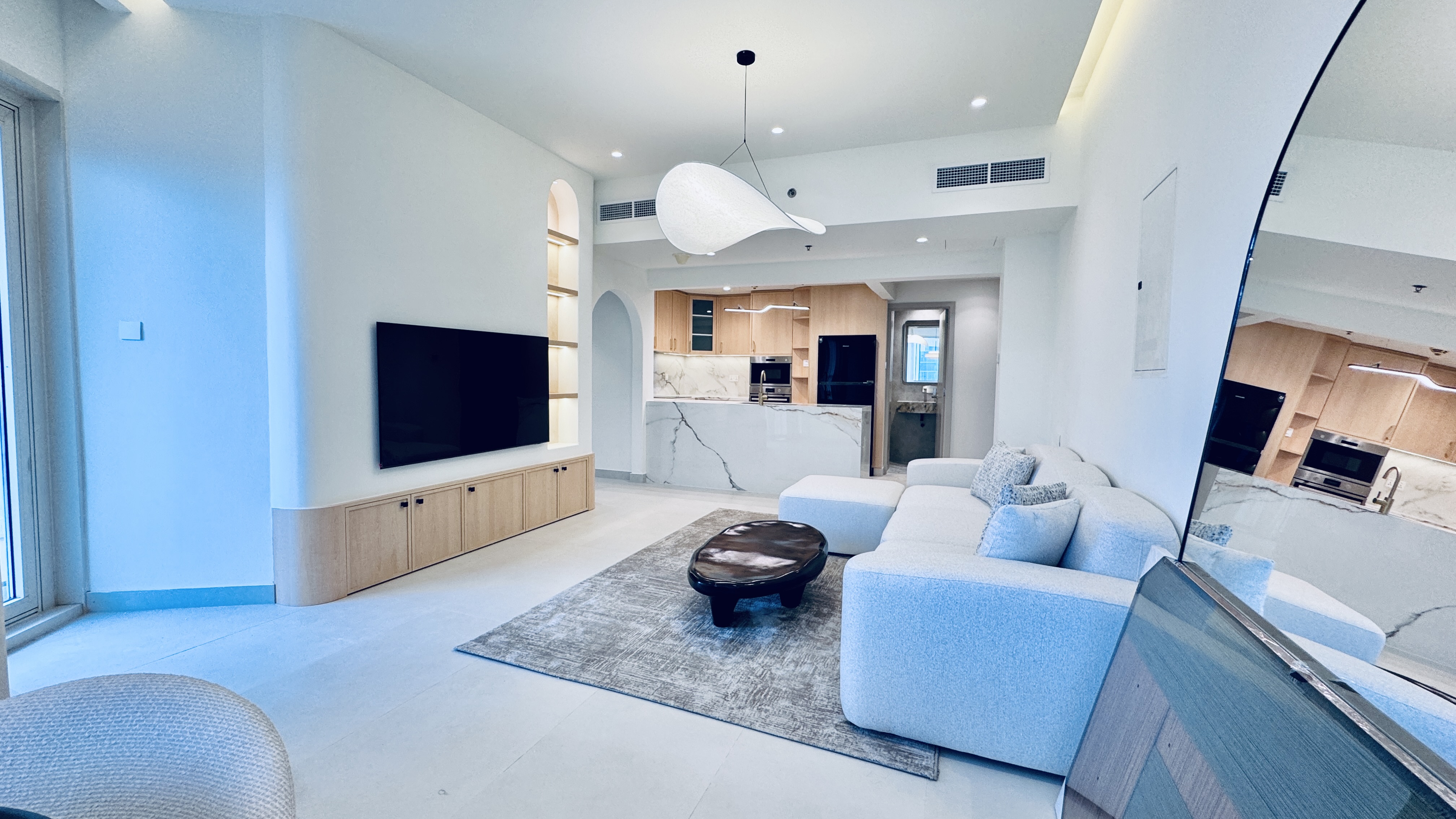 2 Bedrooms Apartment in Lake Shore Tower