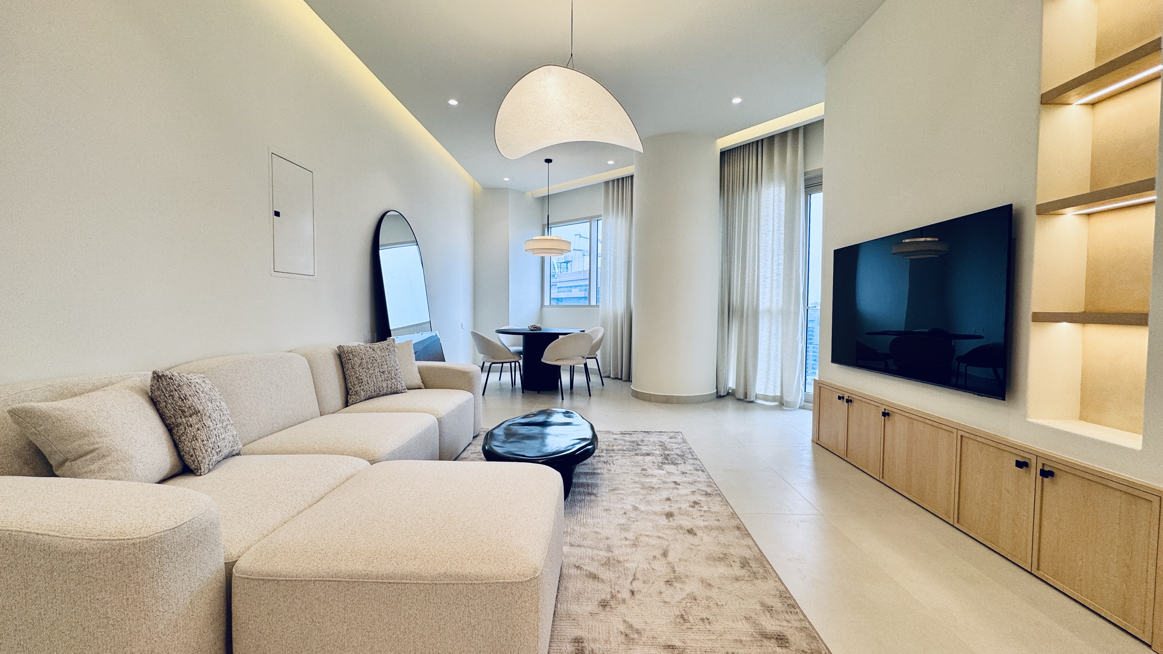 2 Bedrooms Apartment in Lake Shore Tower