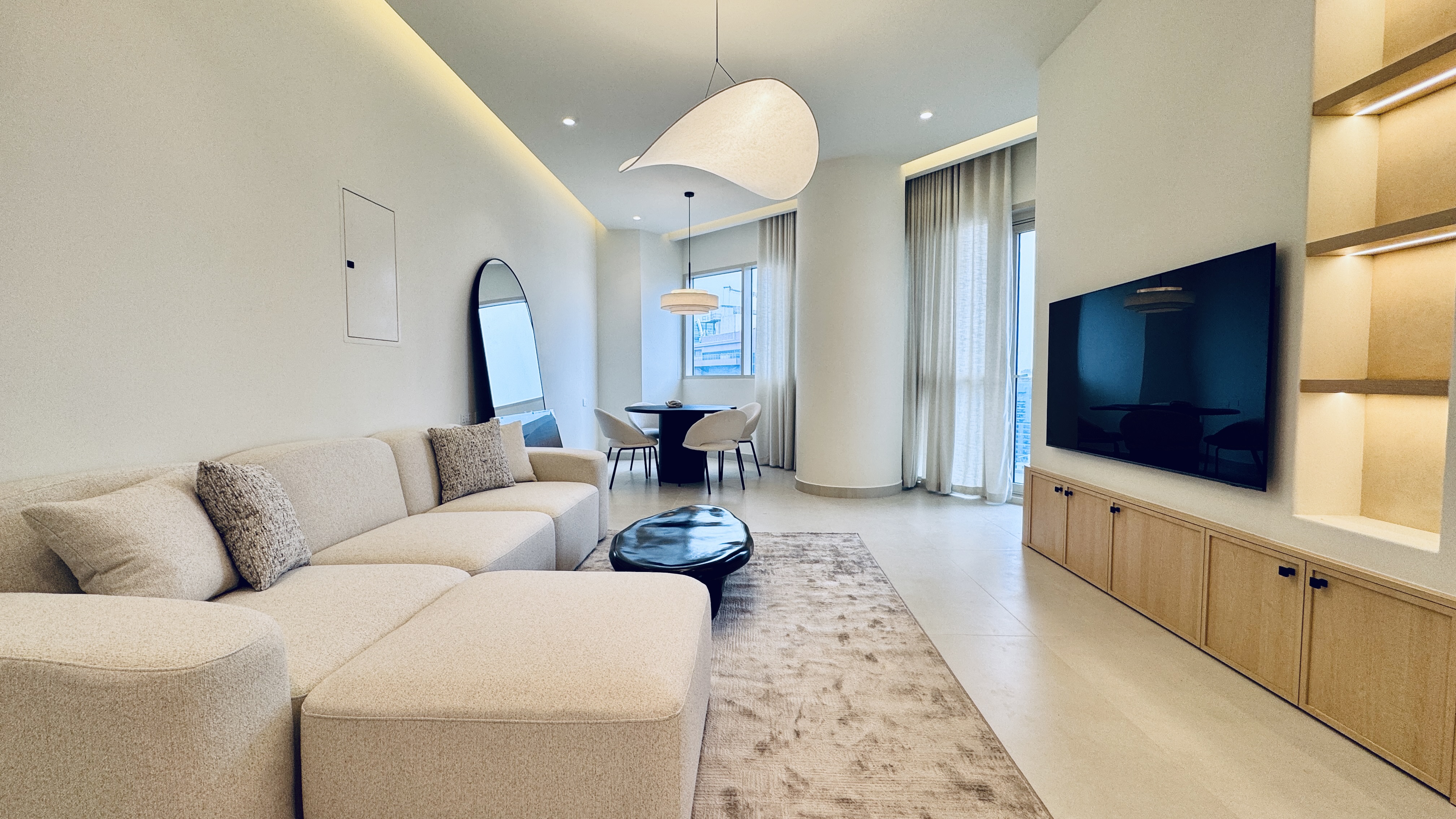 2 Bedrooms Apartment in Lake Shore Tower