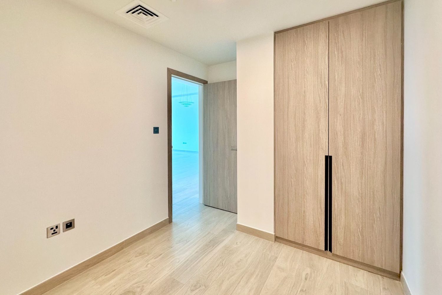 1 Bedroom Apartment in Me Do Re Tower