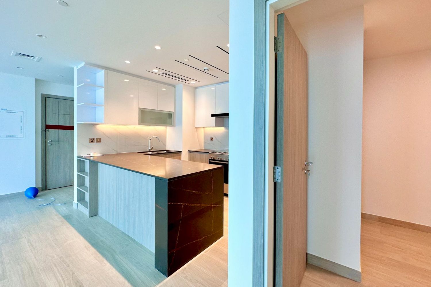 1 Bedroom Apartment in Me Do Re Tower