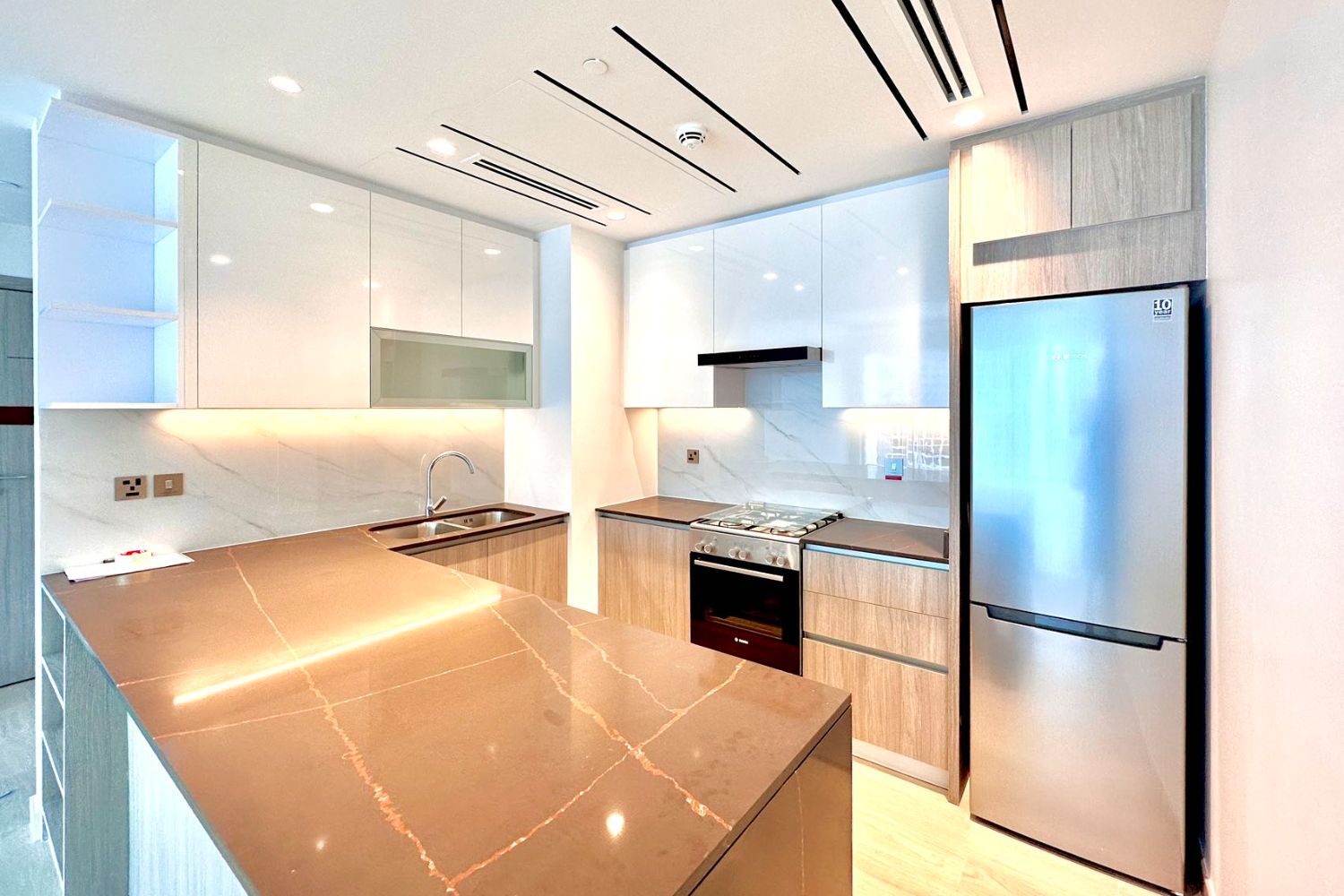 1 Bedroom Apartment in Me Do Re Tower