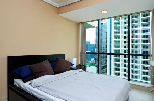 2 Bedrooms Apartment in Goldcrest Views 2