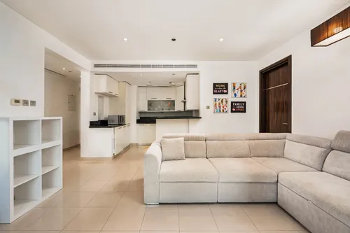 2 Bedrooms Apartment in Bonnington Tower