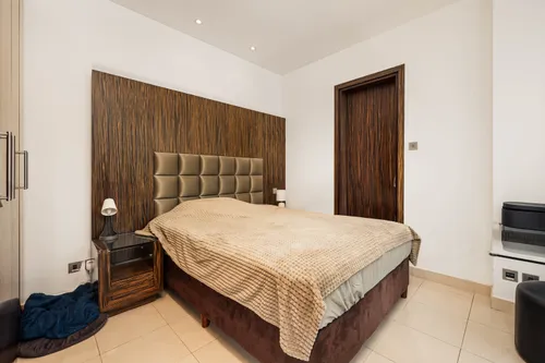 2 Bedrooms Apartment in Bonnington Tower