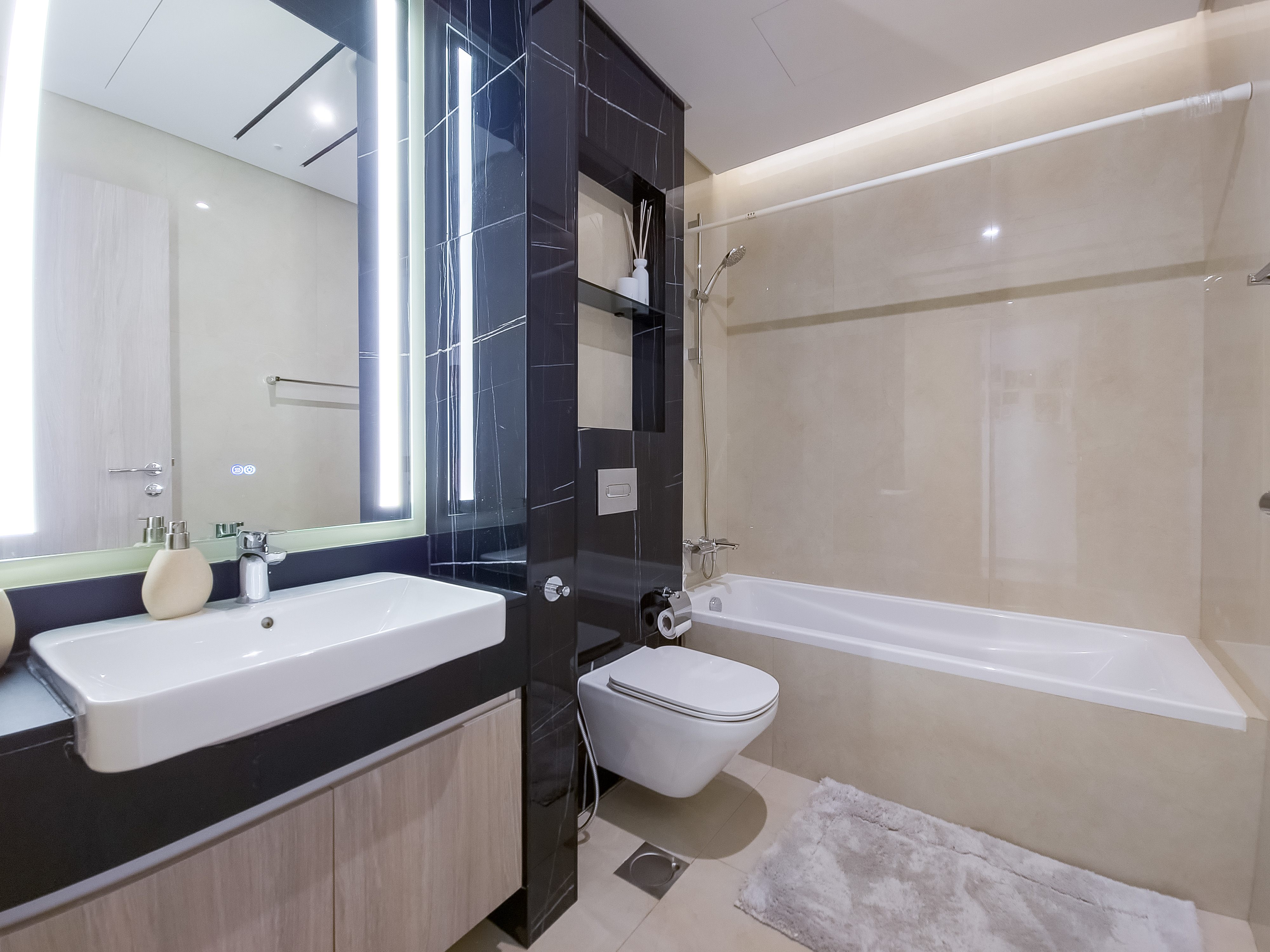 2 Bedrooms Apartment in Me Do Re Tower