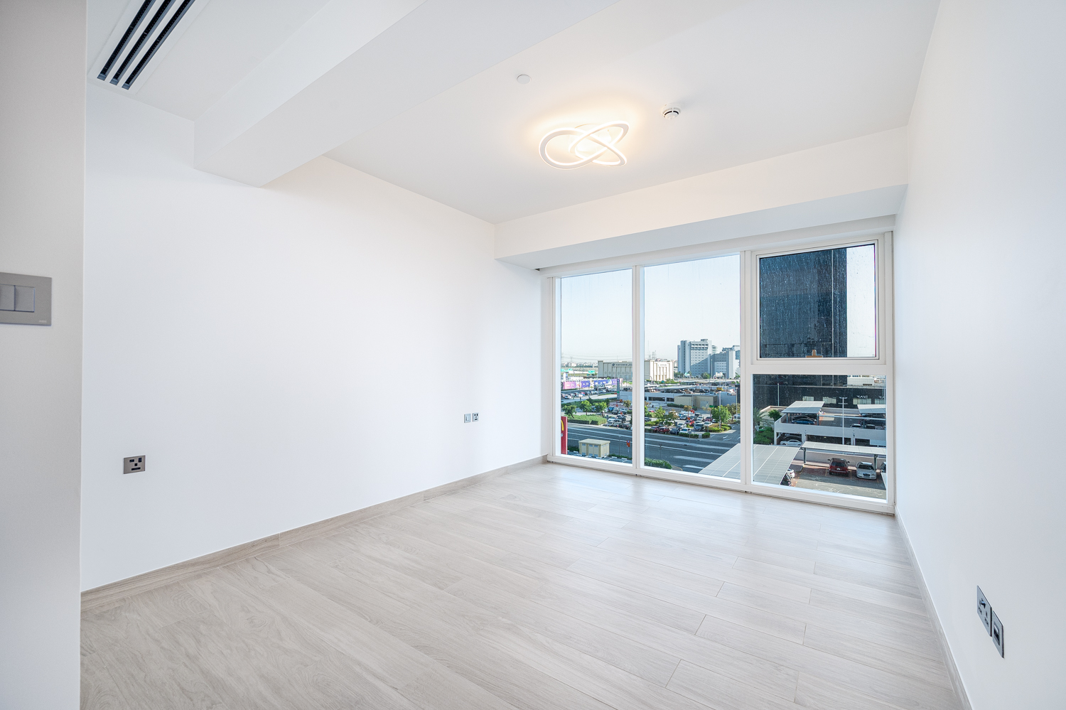 1 Bedroom Apartment in Me Do Re Tower